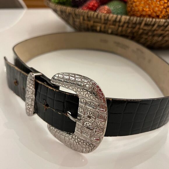 Rad Vintage 1990s Embossed Black Leather Southwestern Silver Buckle Belt main image 5